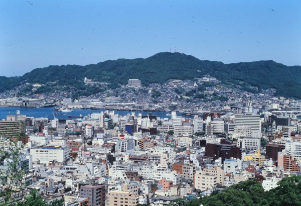 03-51  稲佐山と市街地遠望（年代不明）