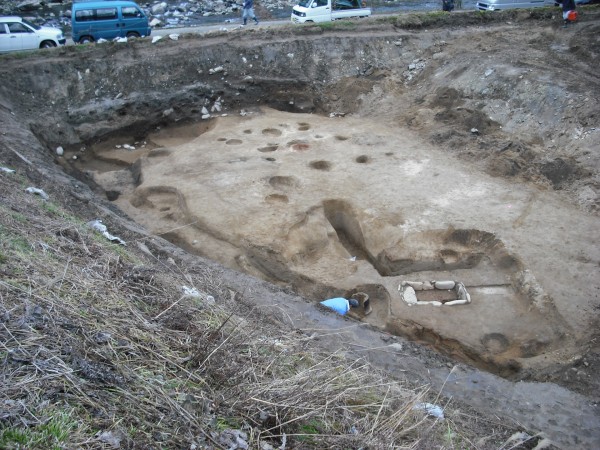 島遺跡の発掘調査風景