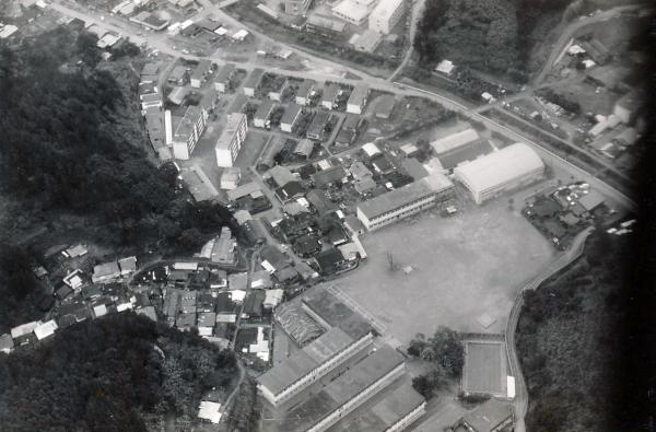 名瀬中学校付近（昭和42年頃）