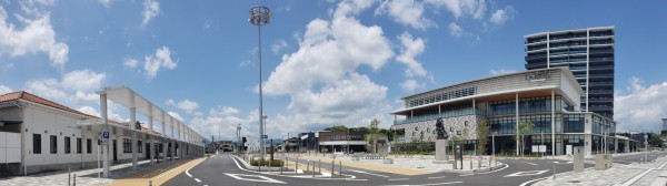 JR亀山駅前
